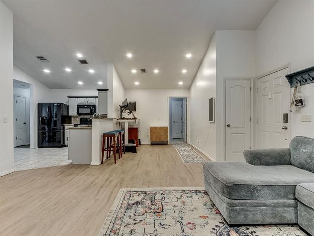 2828 NW 184th Terrace, Edmond, OK 73012