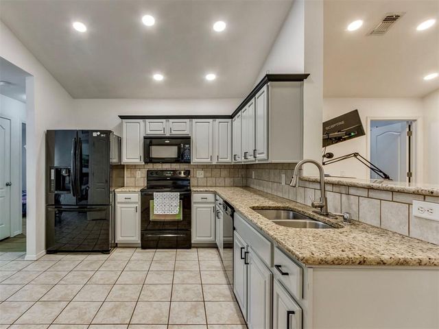 2828 NW 184th Terrace, Edmond, OK 73012