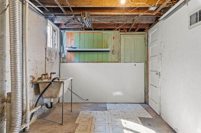 7689 S LOCUST ST, Midvale, UT 84047