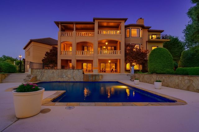 323 Kings. Court, Forney, TX 75126