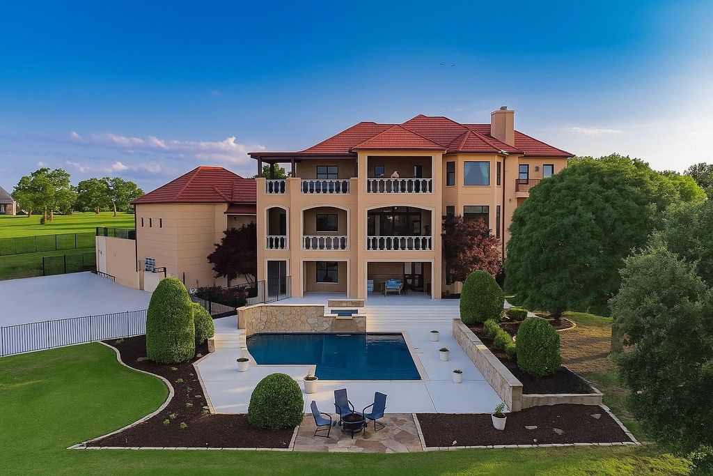 323 Kings. Court, Forney, TX 75126