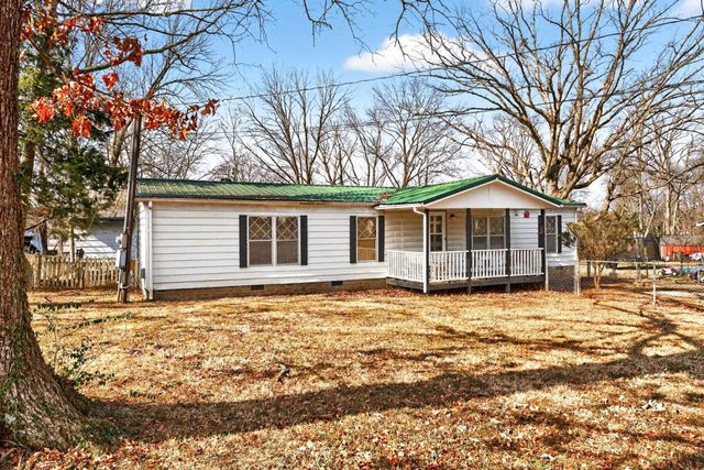 133 Hillview Dr, La Vergne, TN 37086