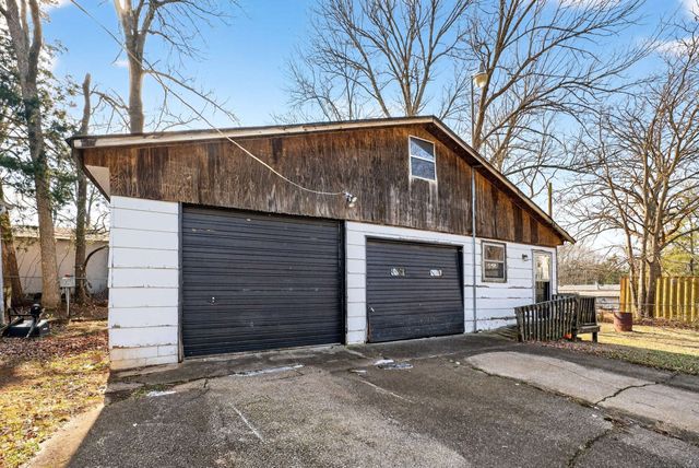 133 Hillview Dr, La Vergne, TN 37086