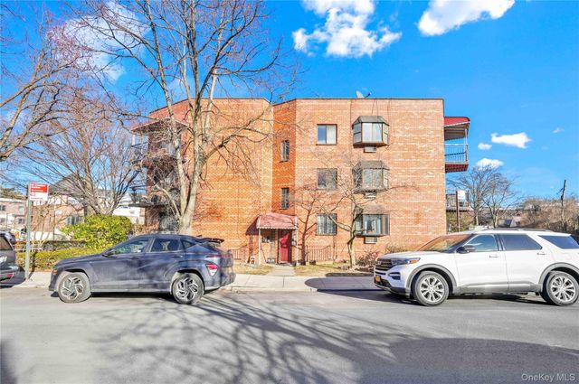 67-07 Selfridge Street 3rd Floor, Forest Hills, NY 11375