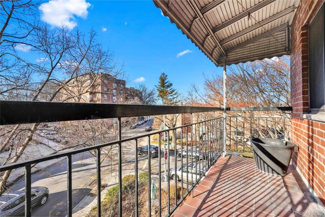 67-07 Selfridge Street 3rd Floor, Forest Hills, NY 11375
