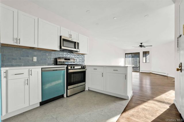 67-07 Selfridge Street 3rd Floor, Forest Hills, NY 11375