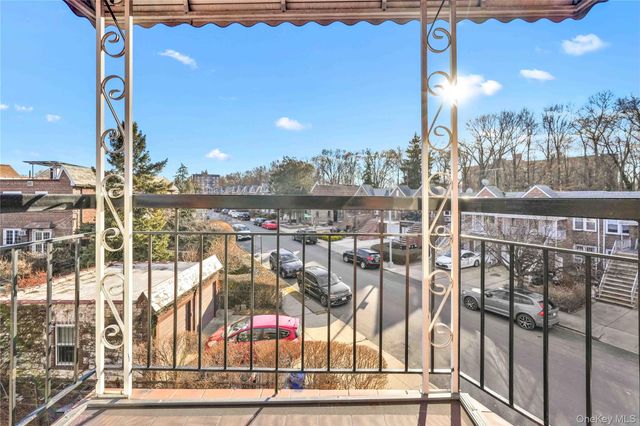 67-07 Selfridge Street 3rd Floor, Forest Hills, NY 11375