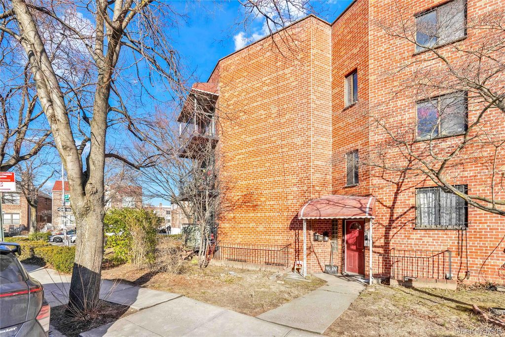 67-07 Selfridge Street 3rd Floor, Forest Hills, NY 11375