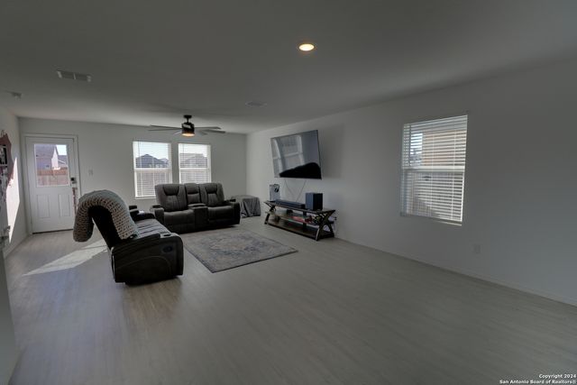 116 Aidan Trl, Fredericksburg, TX 78624
