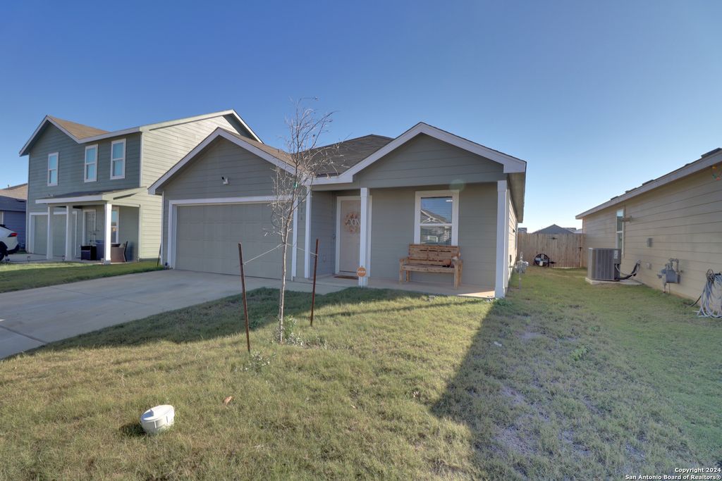 116 Aidan Trl, Fredericksburg, TX 78624