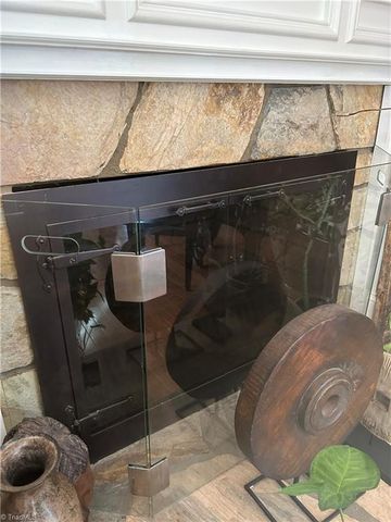 512 Forest Lane, Yadkinville, NC 27055