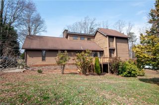 512 Forest Lane, Yadkinville, NC 27055