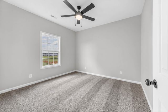 472 Ayden Ln, Clarksville, TN 37042
