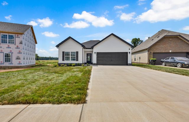 472 Ayden Ln, Clarksville, TN 37042