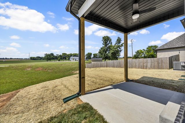472 Ayden Ln, Clarksville, TN 37042