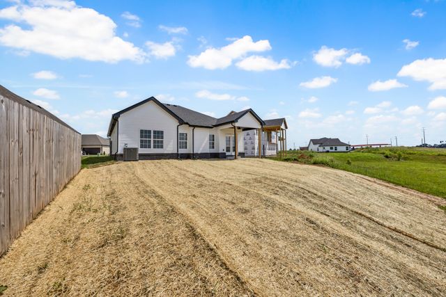 472 Ayden Ln, Clarksville, TN 37042