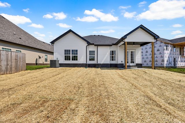 472 Ayden Ln, Clarksville, TN 37042