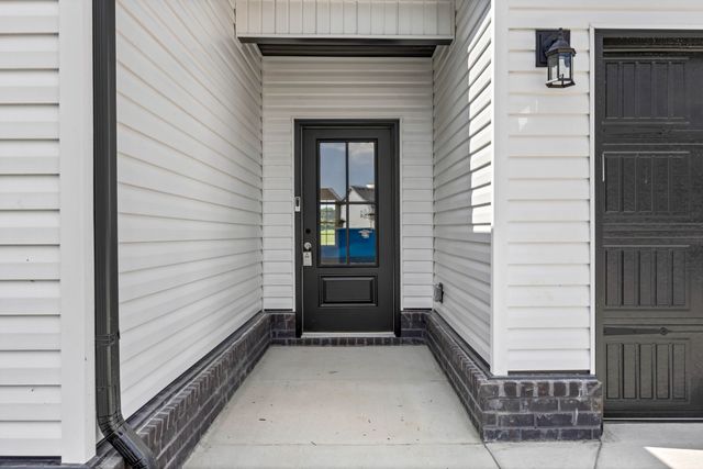 472 Ayden Ln, Clarksville, TN 37042