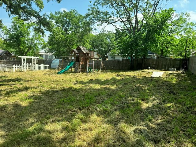 314 N Dubellette Street, Weatherford, TX 76086