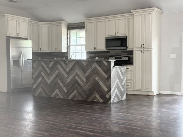 314 N Dubellette Street, Weatherford, TX 76086