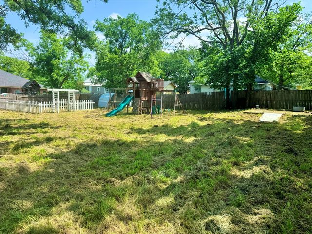 314 N Dubellette Street, Weatherford, TX 76086