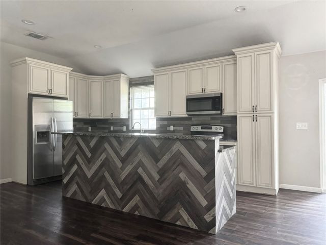 314 N Dubellette Street, Weatherford, TX 76086