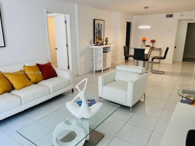 6039 Collins Ave 1506, Miami Beach, FL 33140