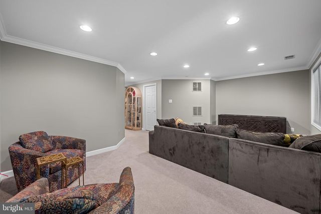 9 HURDLEFORD CT, Baltimore, MD 21209