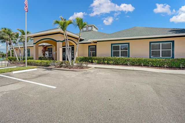 1863 Sandhill Crane Drive B2, Fort Pierce, FL 34982