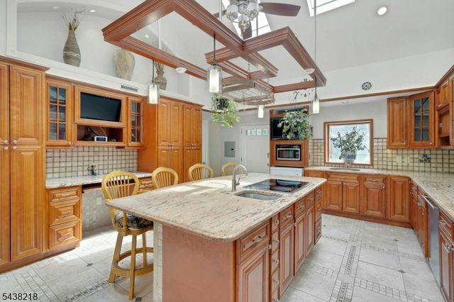 72 Mountain Ave, Warren Twp., NJ 07059