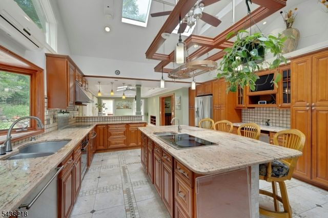 72 Mountain Ave, Warren Twp., NJ 07059
