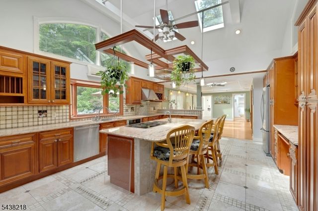 72 Mountain Ave, Warren Twp., NJ 07059