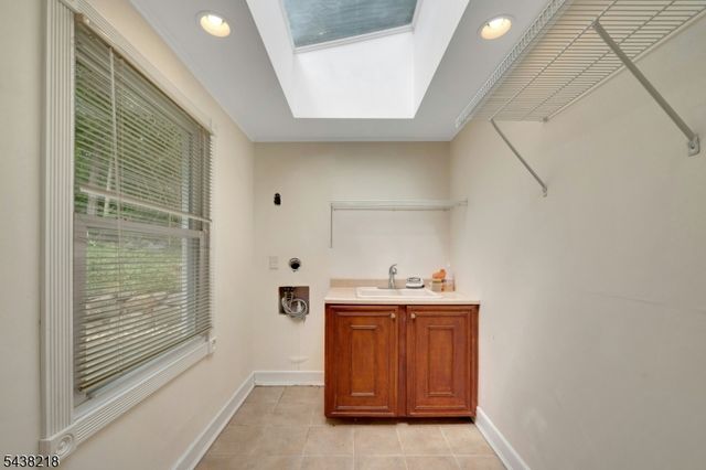 72 Mountain Ave, Warren Twp., NJ 07059