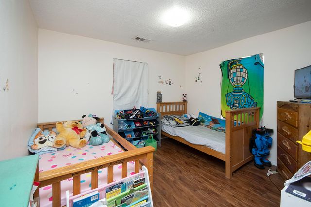 5911 Lucca Avenue SW, Albuquerque, NM 87121