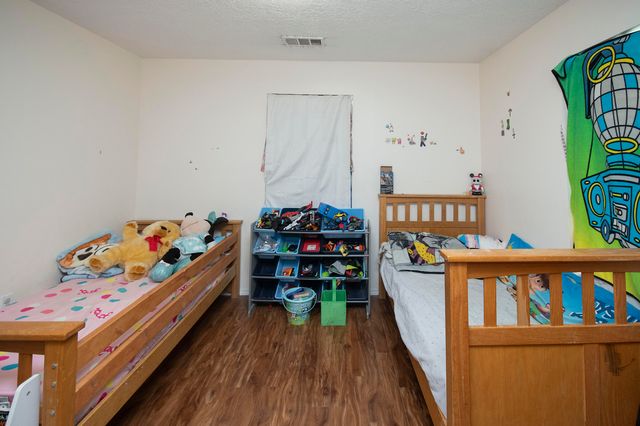 5911 Lucca Avenue SW, Albuquerque, NM 87121