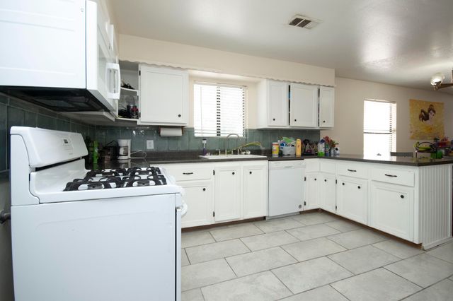 5911 Lucca Avenue SW, Albuquerque, NM 87121