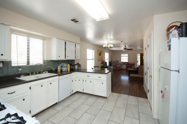 5911 Lucca Avenue SW, Albuquerque, NM 87121