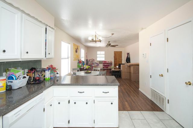 5911 Lucca Avenue SW, Albuquerque, NM 87121