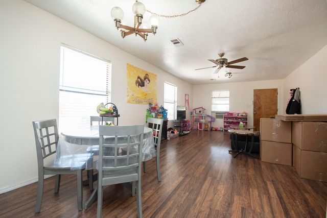 5911 Lucca Avenue SW, Albuquerque, NM 87121
