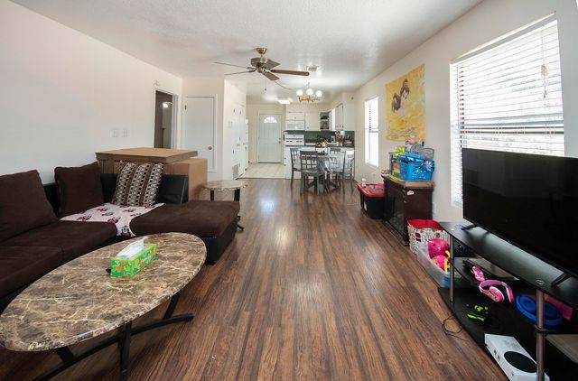 5911 Lucca Avenue SW, Albuquerque, NM 87121