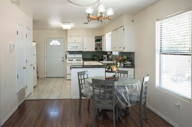 5911 Lucca Avenue SW, Albuquerque, NM 87121