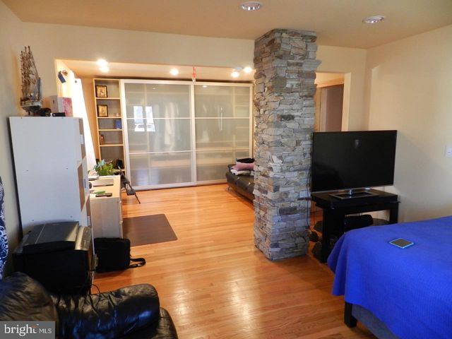 1040 INDIANA, Trenton, NJ 08638