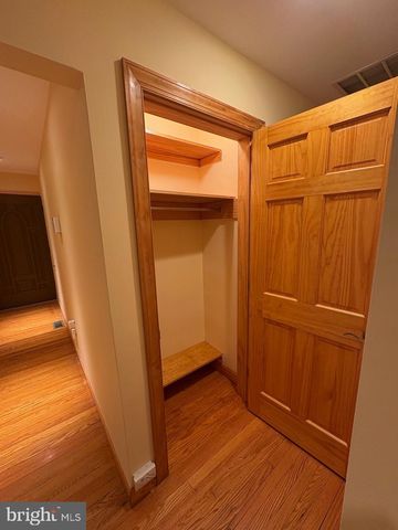 1040 INDIANA, Trenton, NJ 08638