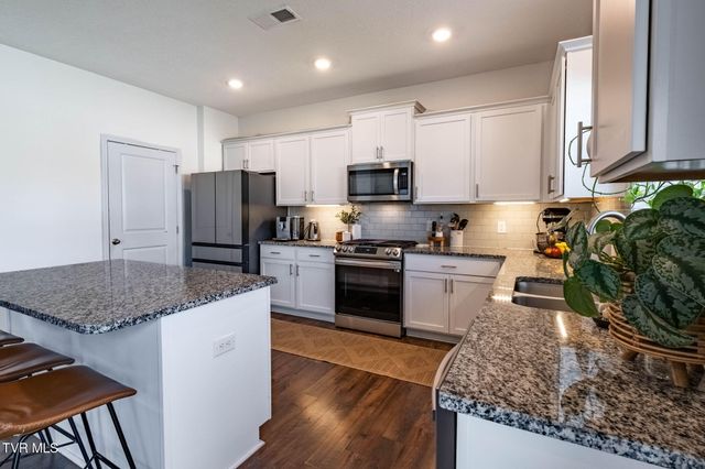 464 Brinkleys Way, Johnson City, TN 37615