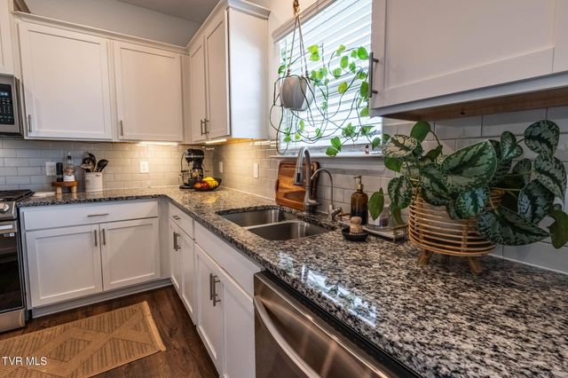 464 Brinkleys Way, Johnson City, TN 37615
