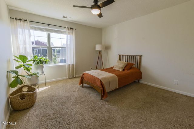 464 Brinkleys Way, Johnson City, TN 37615
