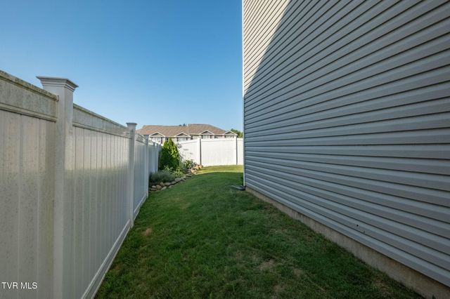 464 Brinkleys Way, Johnson City, TN 37615