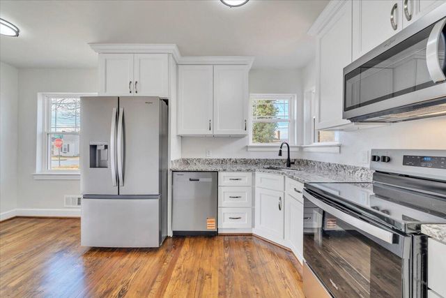 N 202 Bruffey ST, Salem, VA 24153