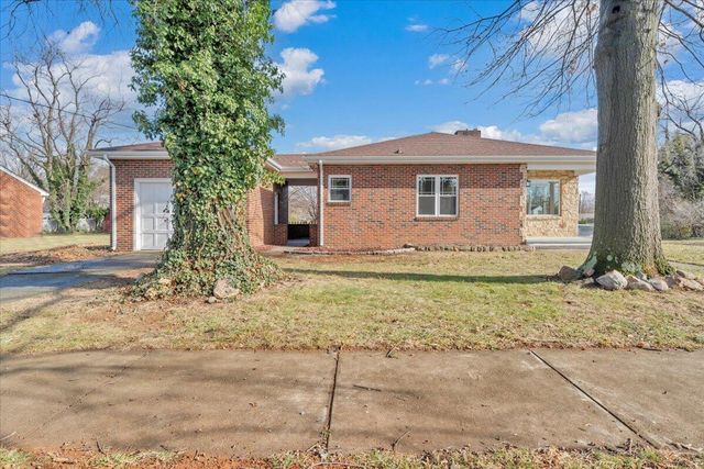 N 202 Bruffey ST, Salem, VA 24153