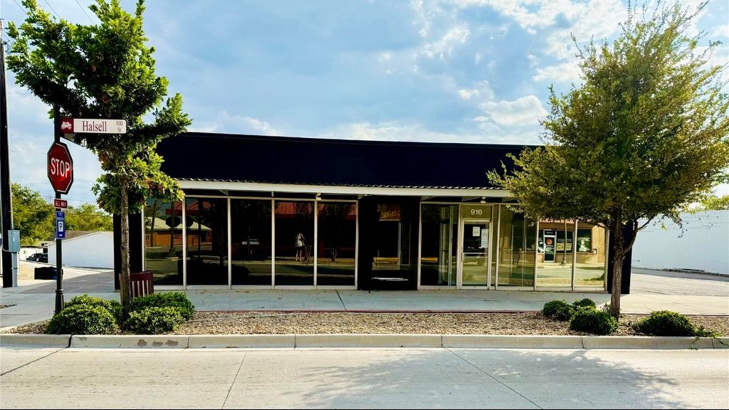 916 Halsell Street 100, Bridgeport, TX 76426